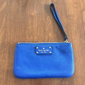 NWOT Kate Spade 8” Zippered Chrissy Wristlet in Bluebelle